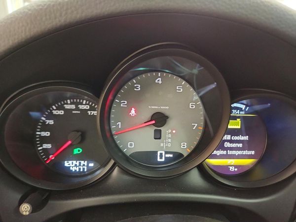 2016 PORSCHE MACAN