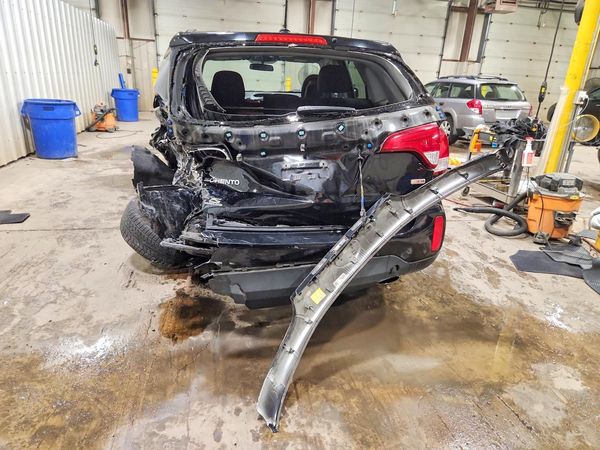 2015 KIA SORENTO GL
