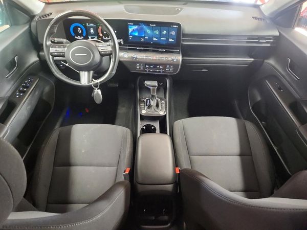 2024 HYUNDAI KONA SE