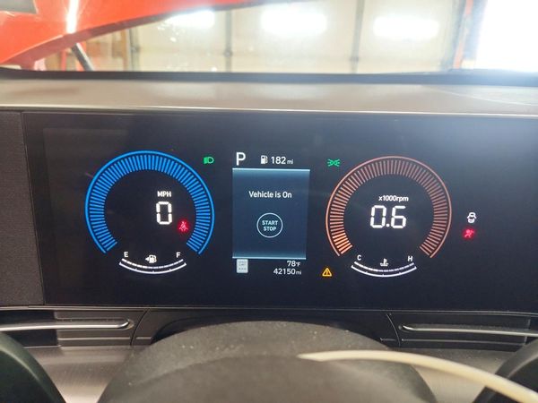2024 HYUNDAI KONA SE