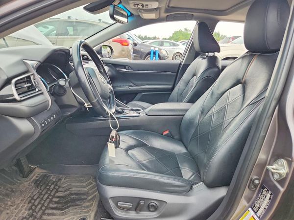2019 TOYOTA CAMRY SOLA SE/XLE Hybrid — DENT