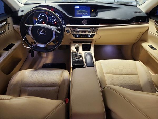 2013 LEXUS ES