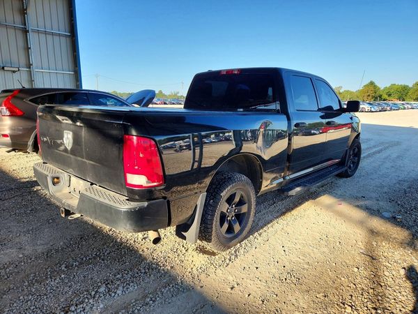 2016 RAM 1500 ST