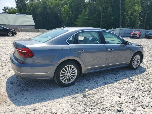 2017 VOLKSWAGEN PASSAT SE