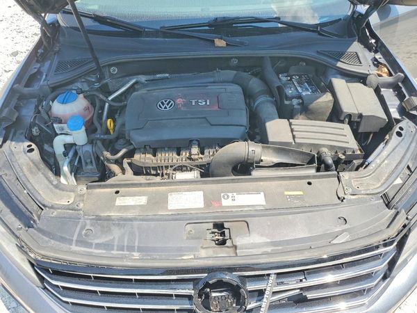 2017 VOLKSWAGEN PASSAT SE