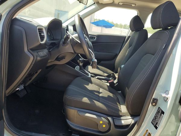2025 HYUNDAI VENUE SEL, Limited — DENT