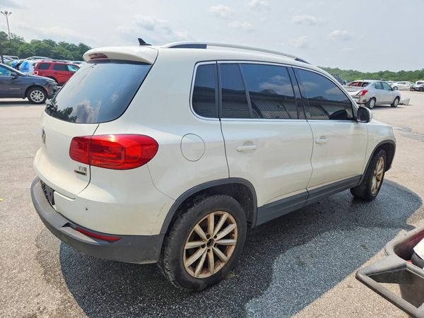 2017 VOLKSWAGEN TIGUAN Wolfsburg 4Motion