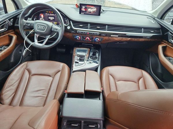 2018 AUDI Q7 quattro Premium Plus