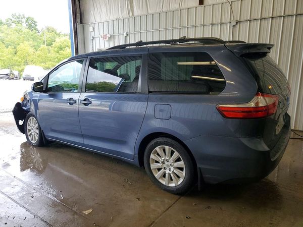 2015 TOYOTA SIENNA