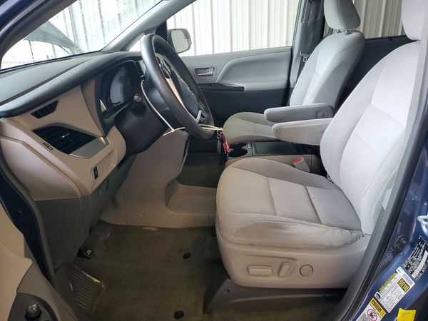2015 TOYOTA SIENNA