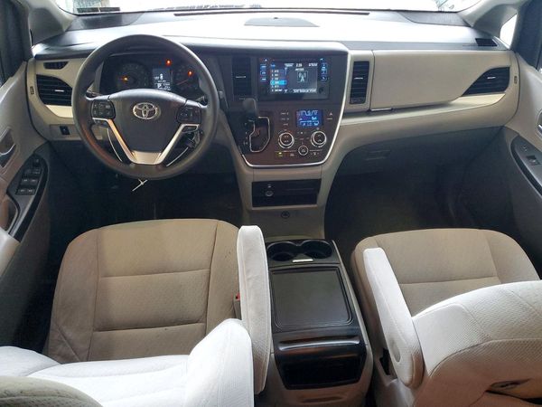 2015 TOYOTA SIENNA