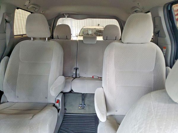2015 TOYOTA SIENNA