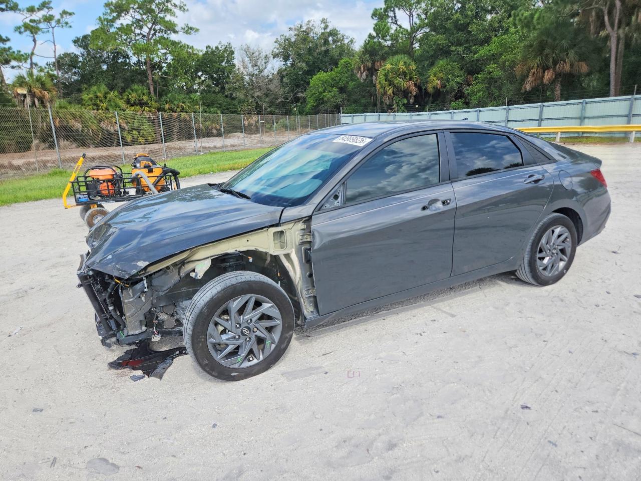 2025 HYUNDAI ELANTRA Blue, SEL Sport — Front 3/4