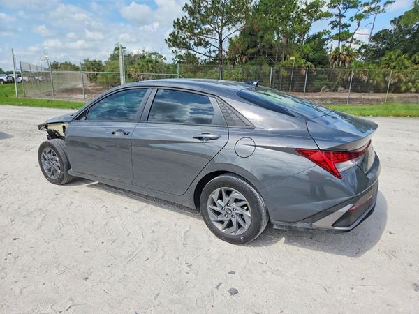 2025 HYUNDAI ELANTRA Blue, SEL Sport — DSRA