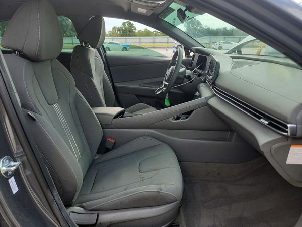 2025 HYUNDAI ELANTRA Blue, SEL Sport — DENT