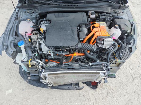 2025 HYUNDAI ELANTRA Blue, SEL Sport — Engine bay