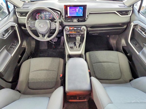 2024 TOYOTA RAV4 XLE