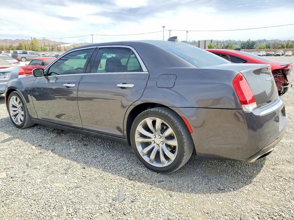 2019 CHRYSLER 300
