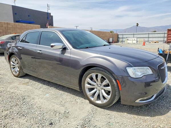 2019 CHRYSLER 300