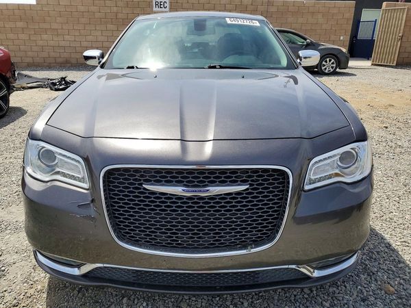 2019 CHRYSLER 300