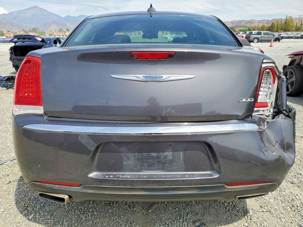 2019 CHRYSLER 300