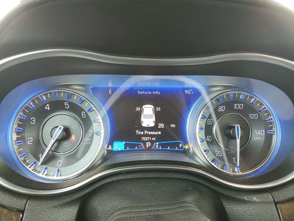 2019 CHRYSLER 300