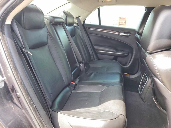 2019 CHRYSLER 300