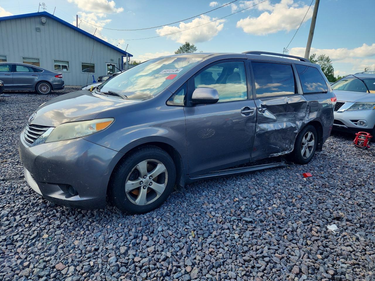 2013 TOYOTA SIENNA
