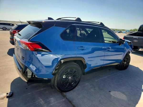 2025 TOYOTA RAV4 XSE
