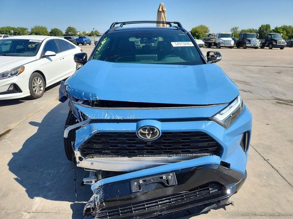 2025 TOYOTA RAV4 XSE