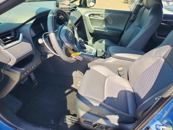 2025 TOYOTA RAV4 XSE