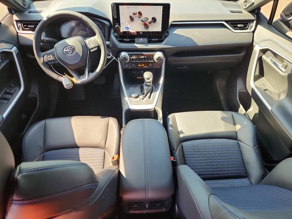 2025 TOYOTA RAV4 XSE