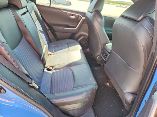 2025 TOYOTA RAV4 XSE