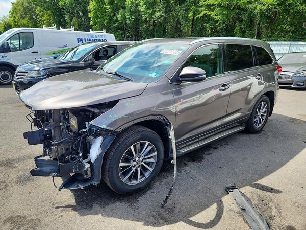 2017 TOYOTA HIGHLANDER SE/XLE