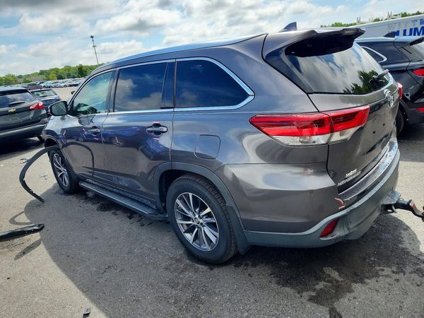 2017 TOYOTA HIGHLANDER SE/XLE