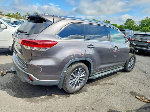 2017 TOYOTA HIGHLANDER SE/XLE