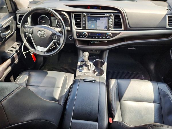 2017 TOYOTA HIGHLANDER SE/XLE