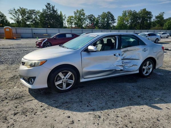 2013 TOYOTA CAMRY