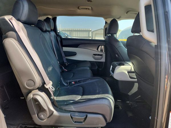 2024 KIA CARNIVAL