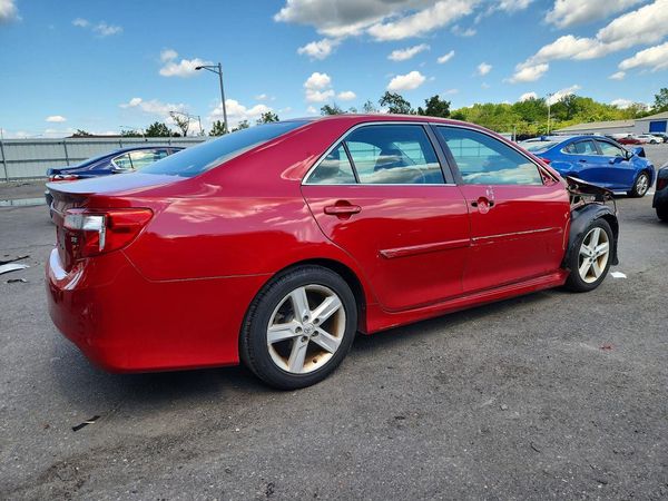 2014 TOYOTA CAMRY