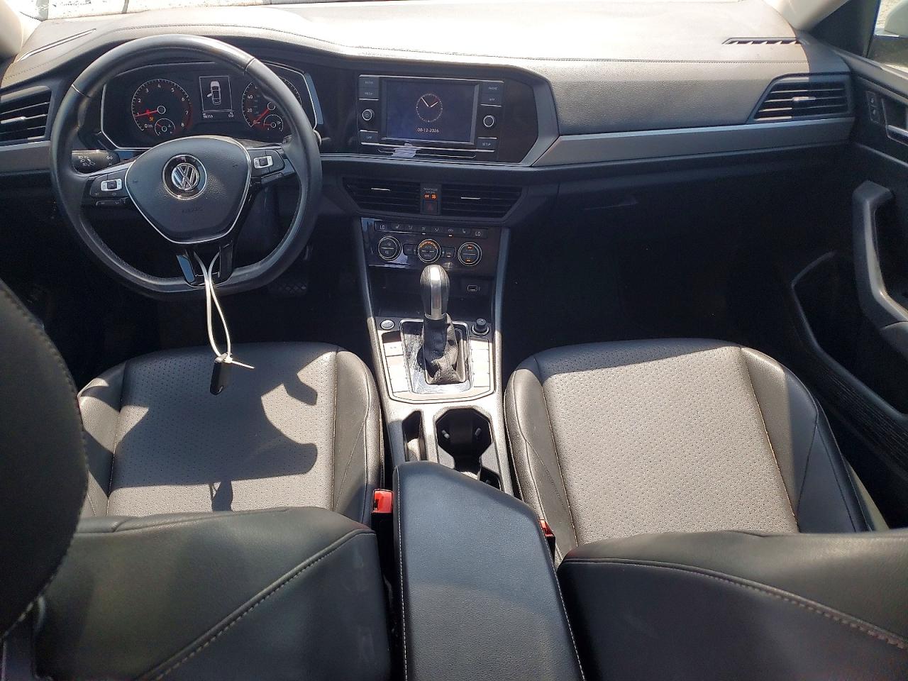 2019 VOLKSWAGEN JETTA S, SE, R-Line — Front 3/4