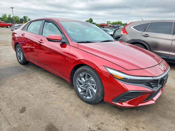 2024 HYUNDAI ELANTRA