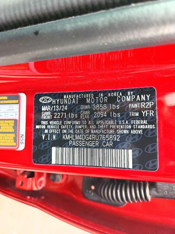 2024 HYUNDAI ELANTRA