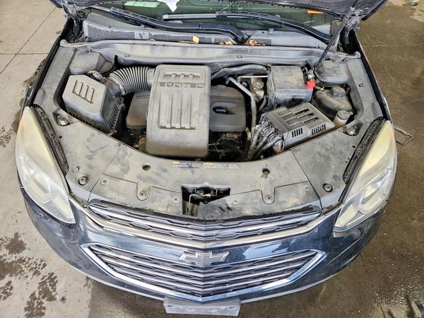 2016 CHEVROLET EQUINOX LT — Engine bay