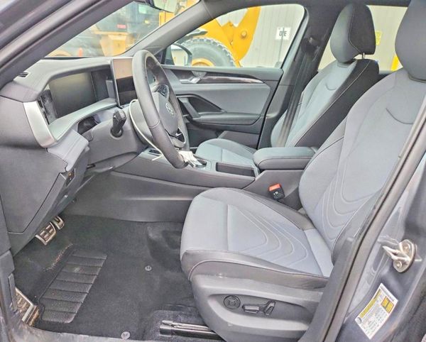 2025 VOLKSWAGEN TIGUAN 4 Motion SE R-Line Black