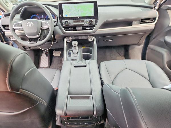 2025 TOYOTA GRAND HIGHLANDER
