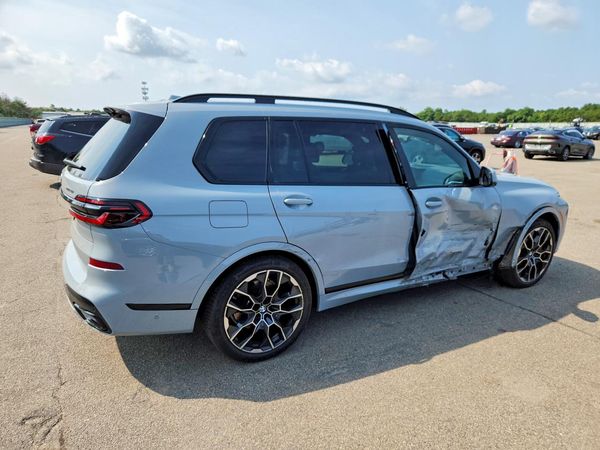 2026 BMW X7