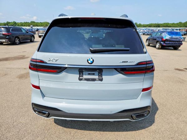2026 BMW X7