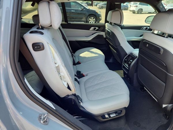 2026 BMW X7