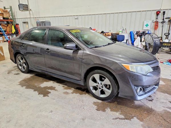2014 TOYOTA CAMRY